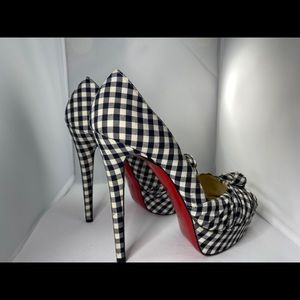 Hounds tooth peep toe Louboutins